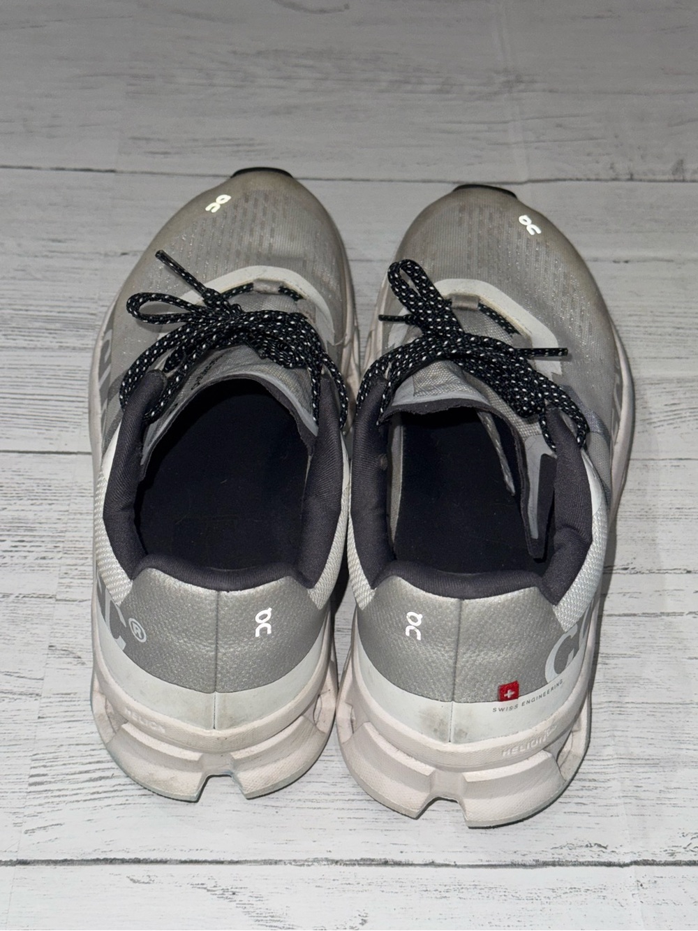 On Cloud Lightweight Running Shoes - Picture 4 of 14